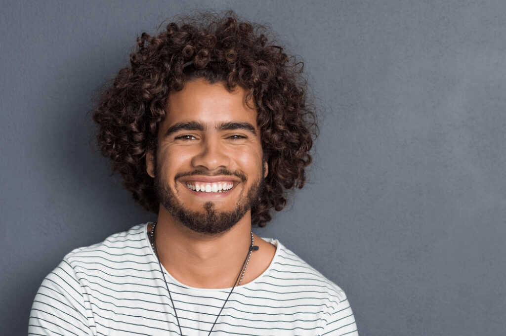 Cabelo Cacheado Masculino Técnicas e Cuidados Para Ter Cachos Definidos